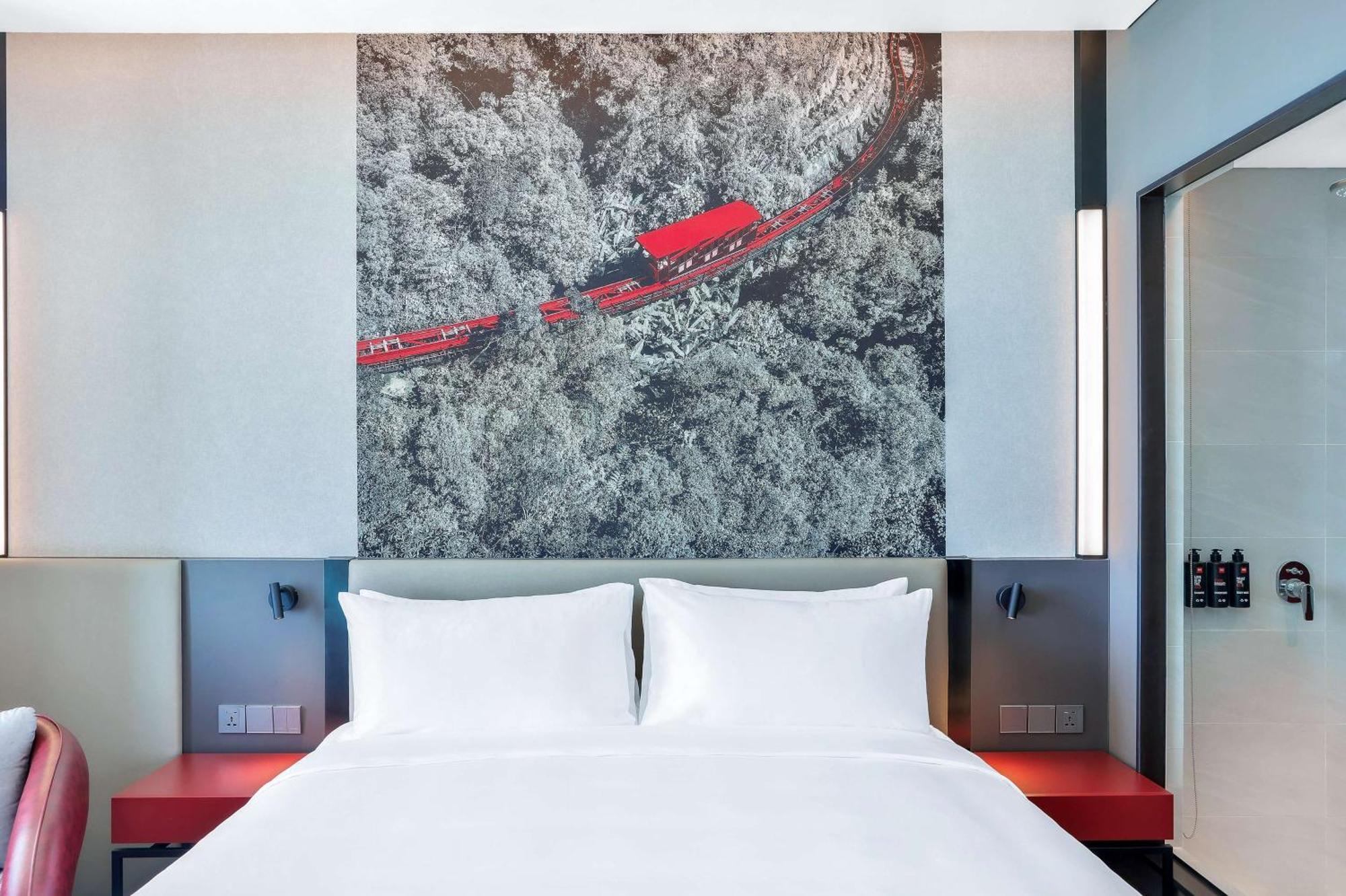 Отель Radisson Red Danang Экстерьер фото