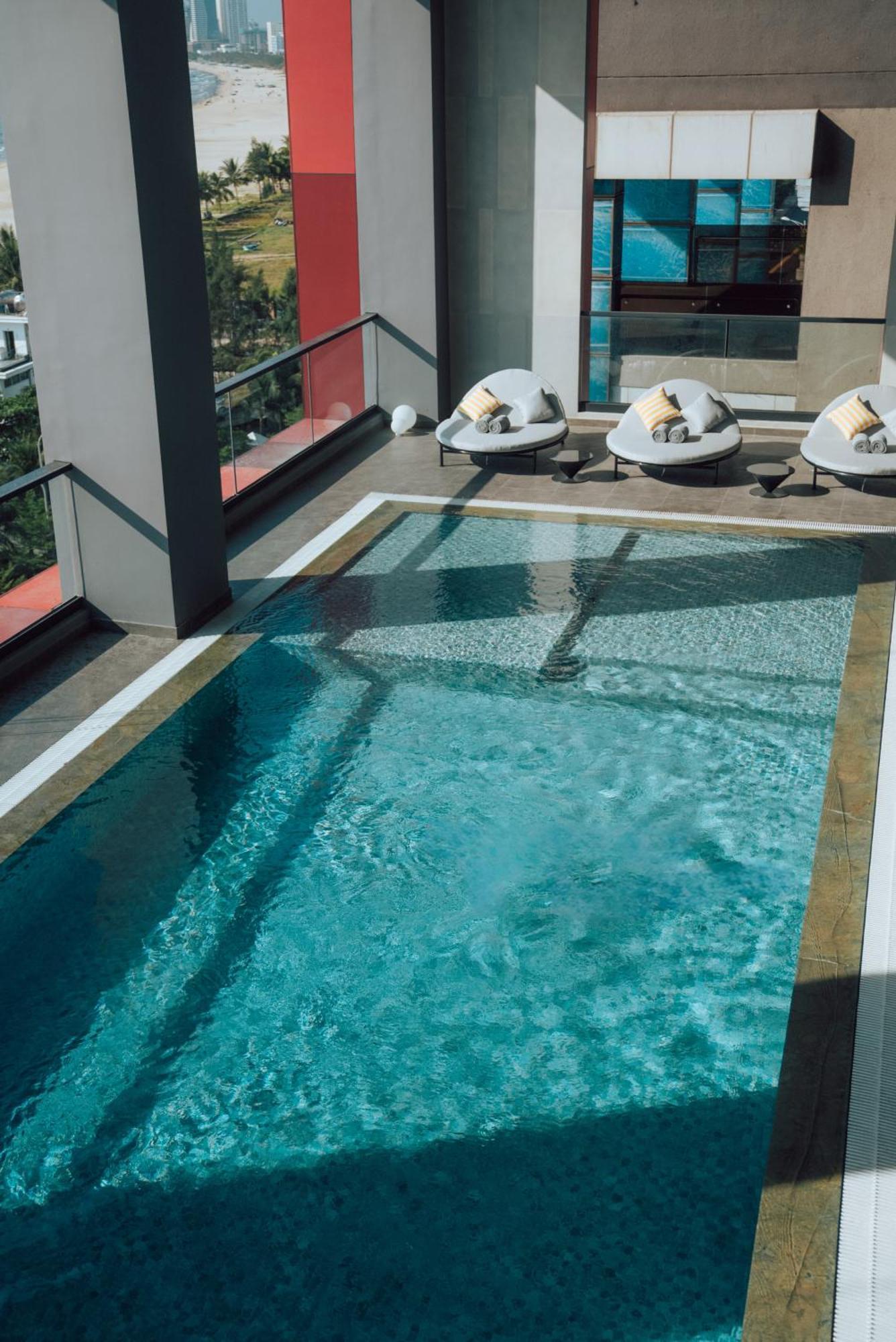 Отель Radisson Red Danang Экстерьер фото