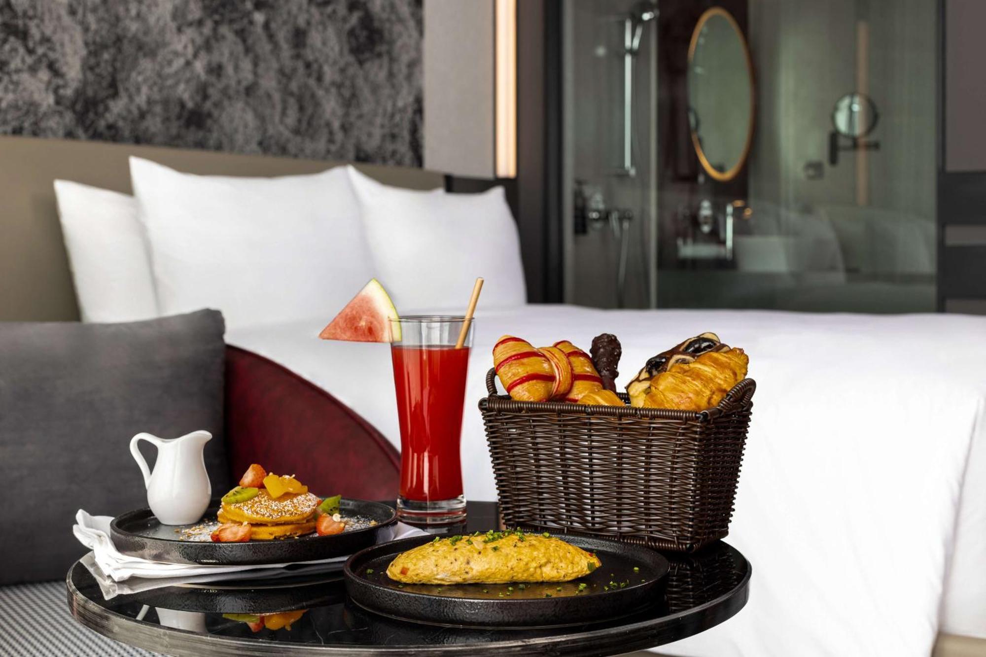 Отель Radisson Red Danang Экстерьер фото