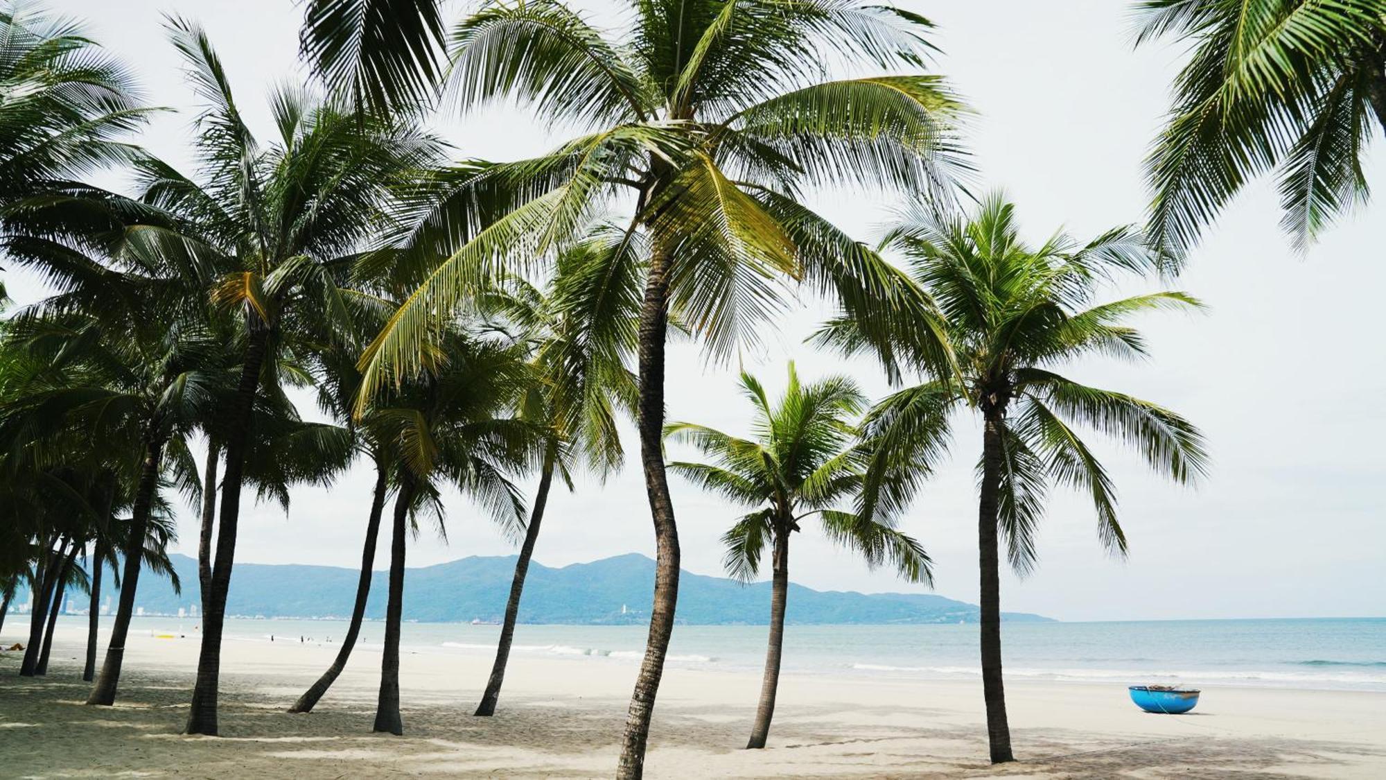 Отель Radisson Red Danang Экстерьер фото